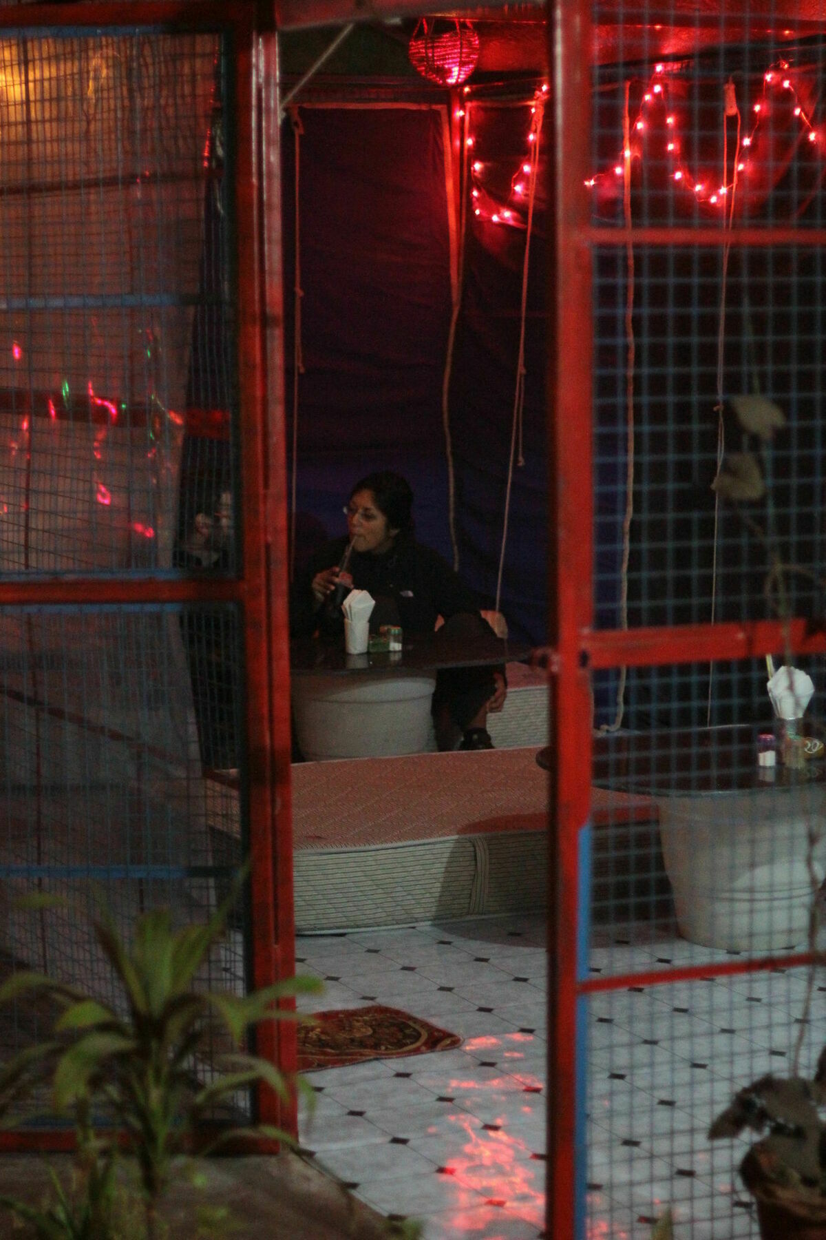 Pyrenees Homestay Agra  Bagian luar foto